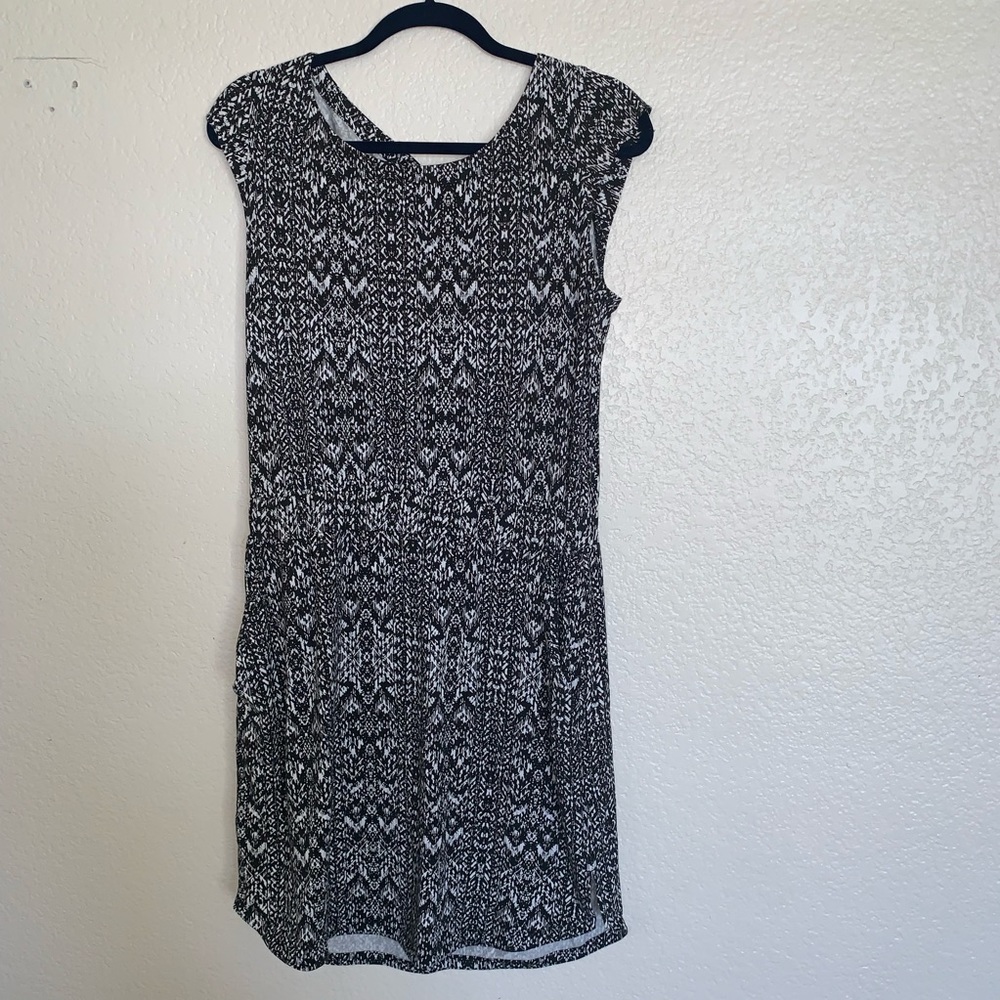 Athleta black and white dress